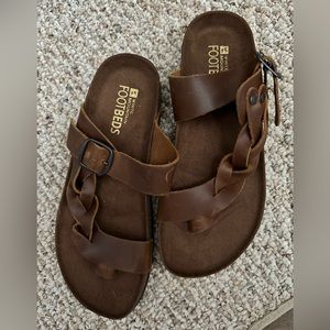 White Mountain Shoes Crawford Women’s Flat Sandal, Whiskey/Leather, 8 M